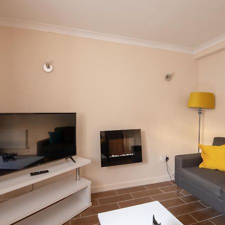 Host & Stay - Hanover Apartment Swansea Bagian luar foto