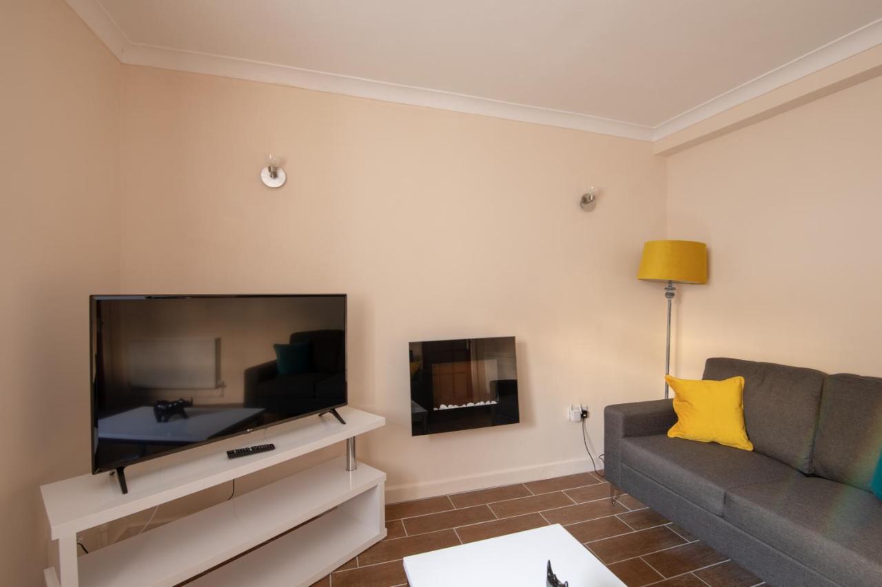 Host & Stay - Hanover Apartment Swansea Bagian luar foto