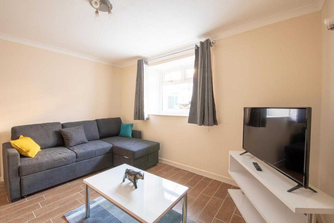 Host & Stay - Hanover Apartment Swansea Bagian luar foto