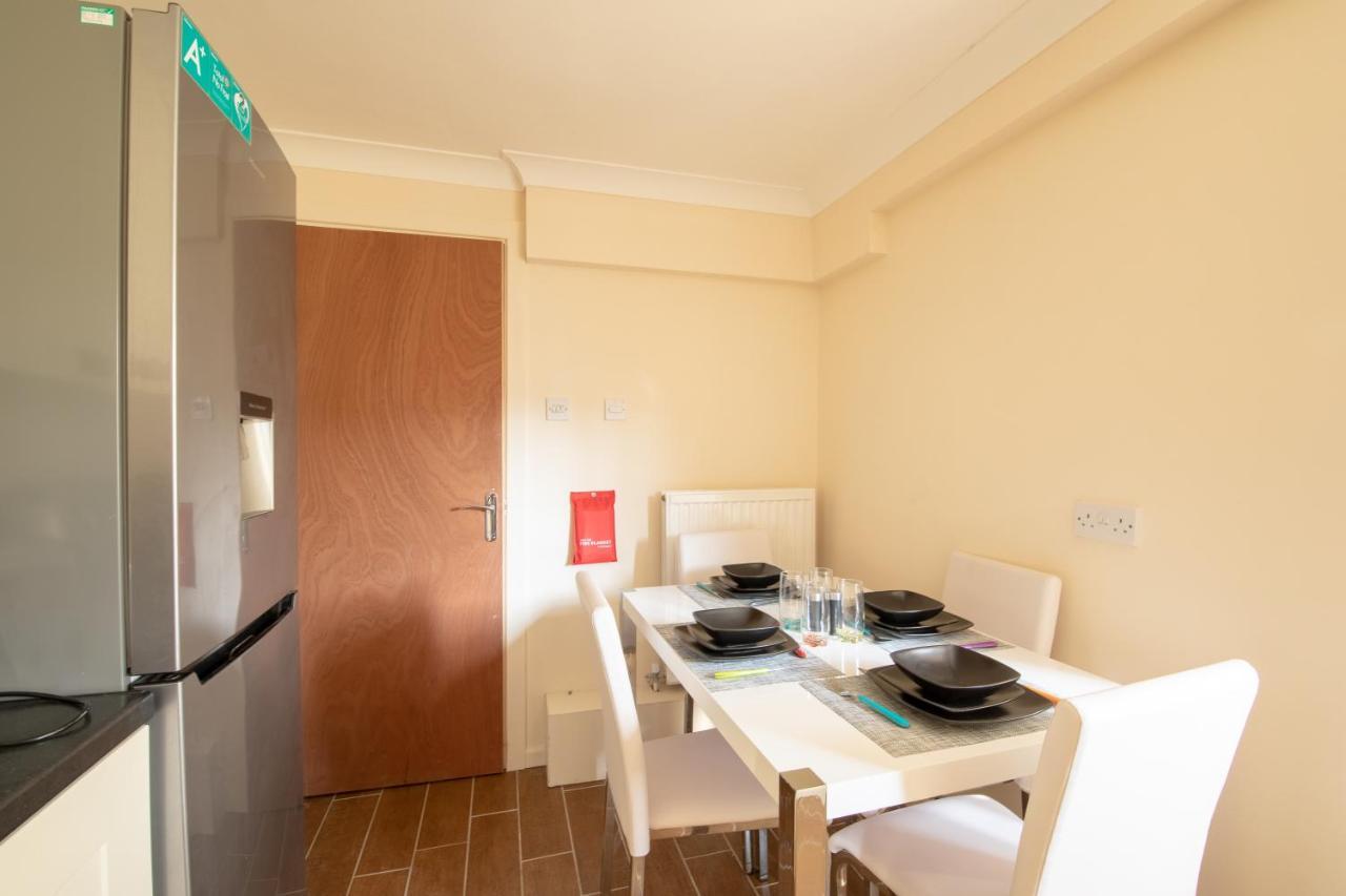 Host & Stay - Hanover Apartment Swansea Bagian luar foto
