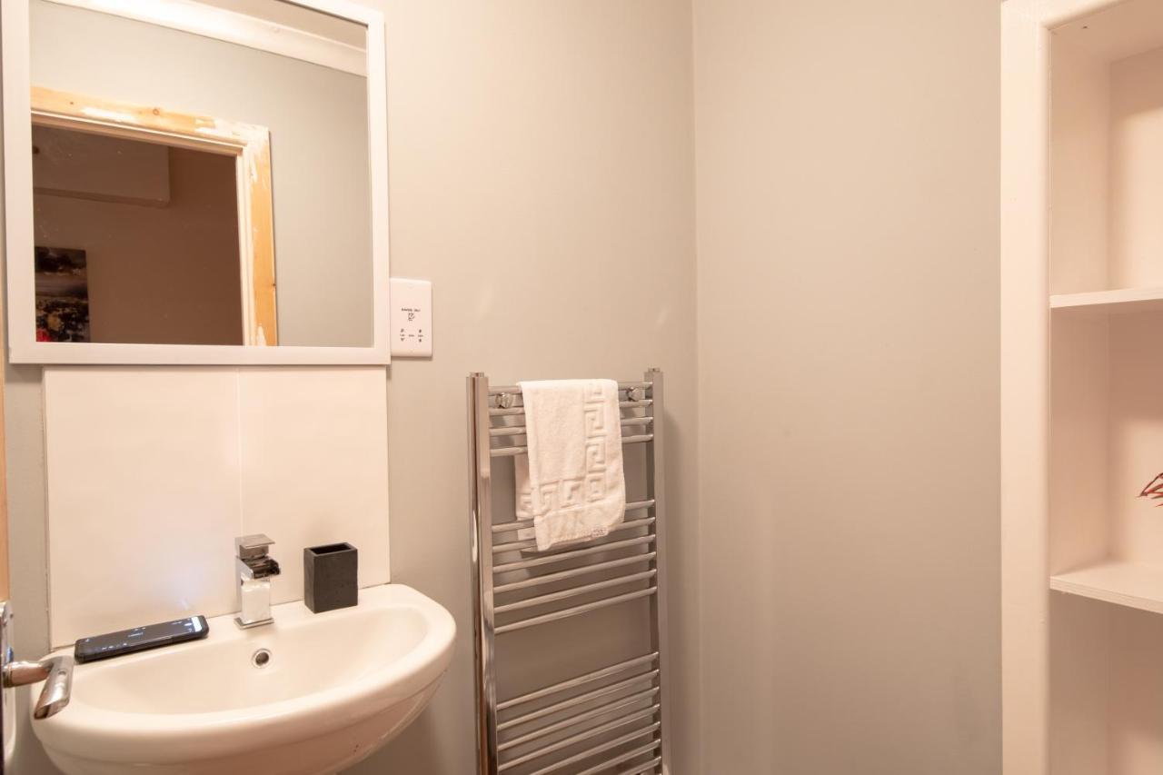 Host & Stay - Hanover Apartment Swansea Bagian luar foto