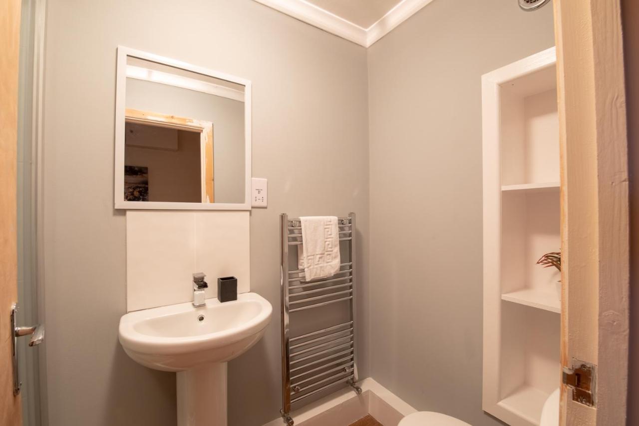 Host & Stay - Hanover Apartment Swansea Bagian luar foto