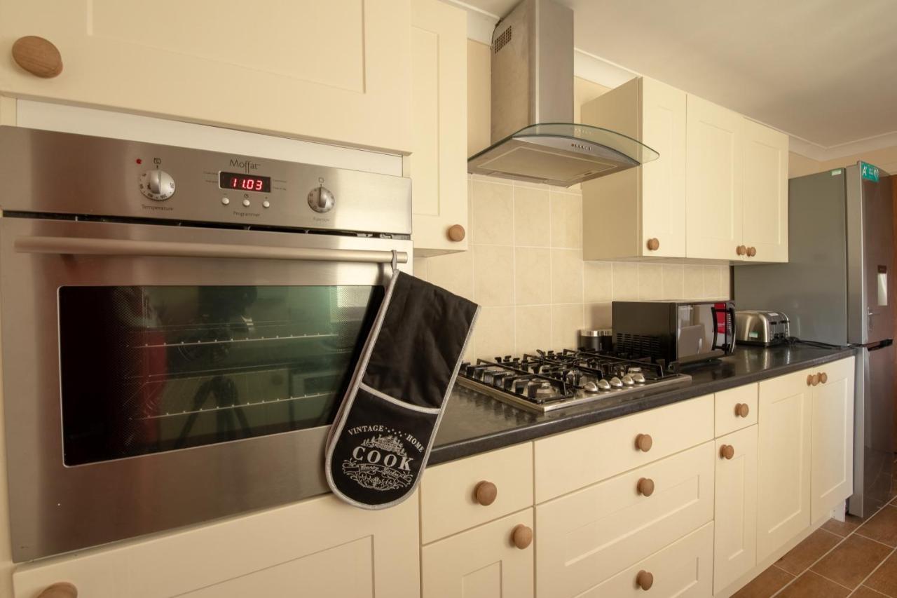 Host & Stay - Hanover Apartment Swansea Bagian luar foto