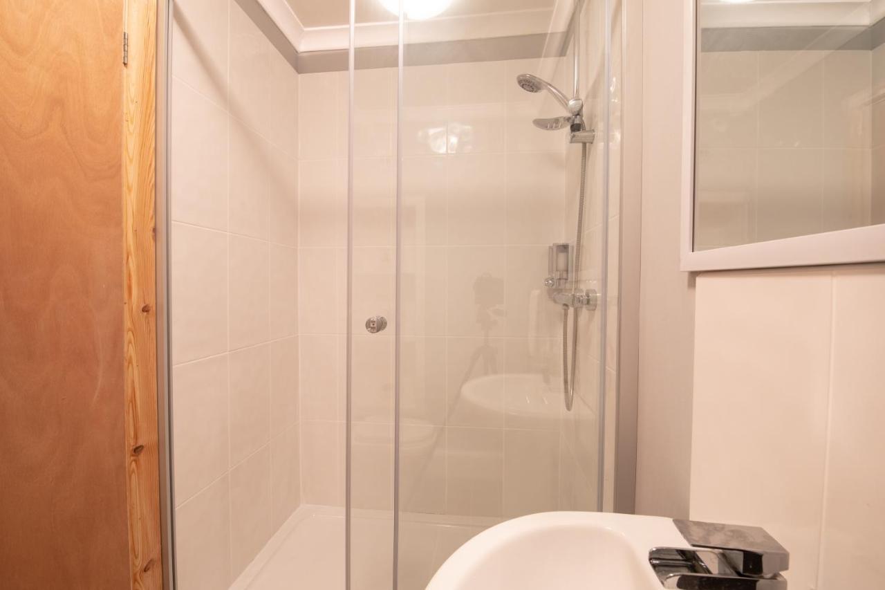 Host & Stay - Hanover Apartment Swansea Bagian luar foto